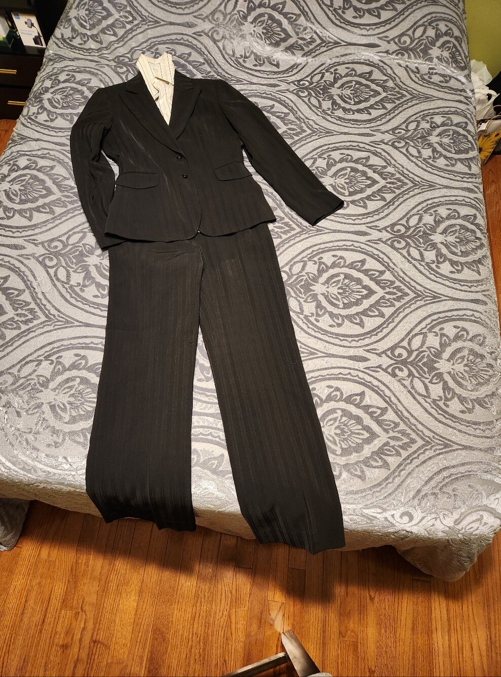 Tahari Women's Black Two-Piece Pantsuit